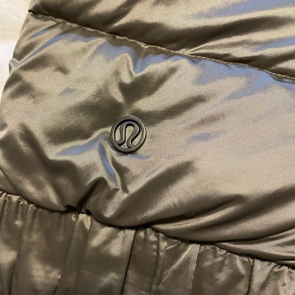 Lululemon Reversible Puffer Vest - Picture 4 of 5